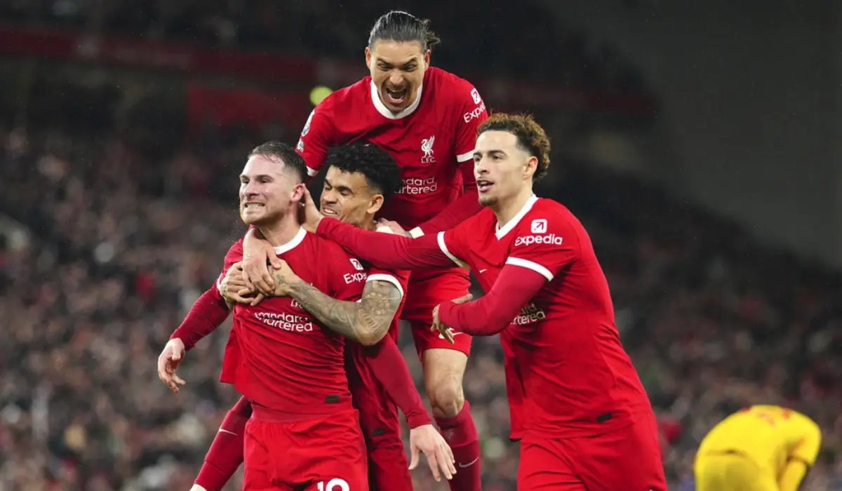 4 ngôi sao Liverpool đang ăn mừng