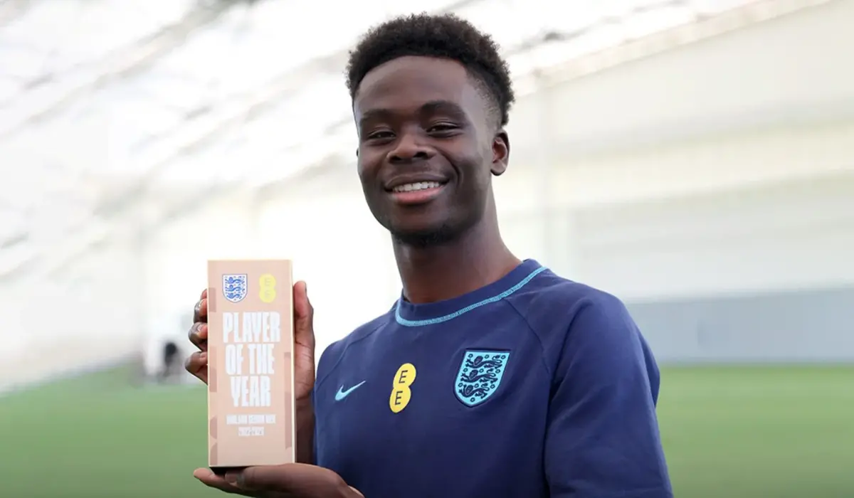 Bukayo Saka là cầu thủ Anh xuất sắc nhất mùa giải 2020/21 và 2021/22.