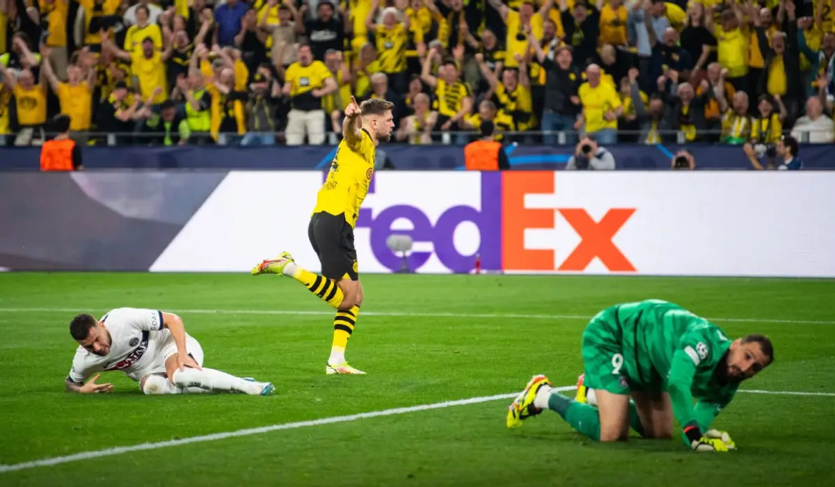 Dortmund xuất sắc đánh bại PSG để tiến vào chung kết