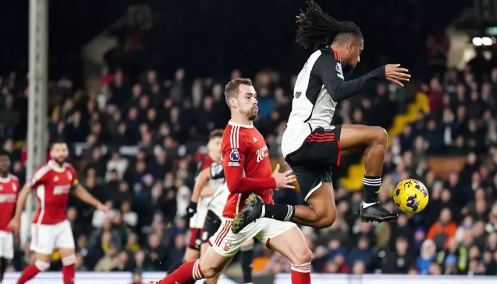 Fulham hủy diệt Nottingham Forest 5-0 ở trận lượt đi