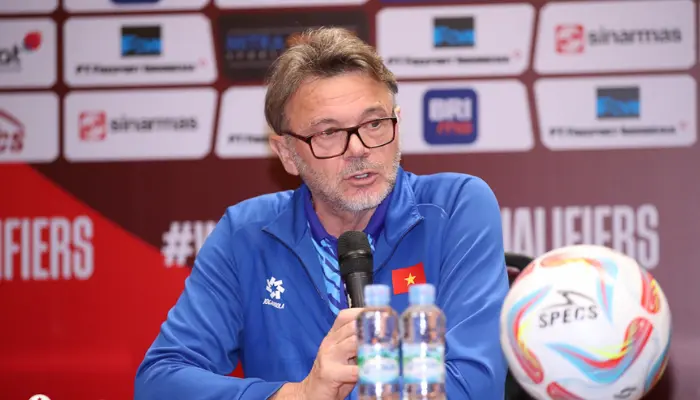 HLV Philippe Troussier trả lời phỏng vấn 1