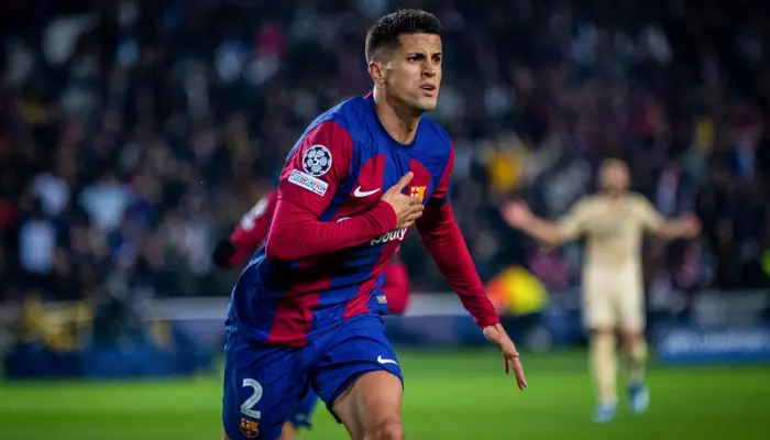 Joao Cancelo ghi ban