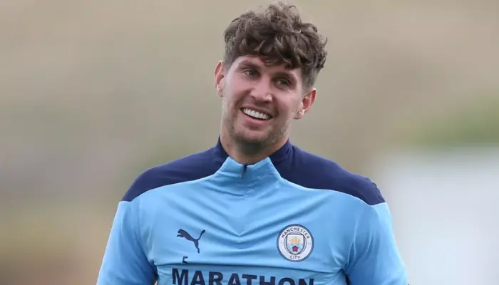 John Stones trở lại sân tập sau khi được rút ra trong hiệp một tại FA Cup