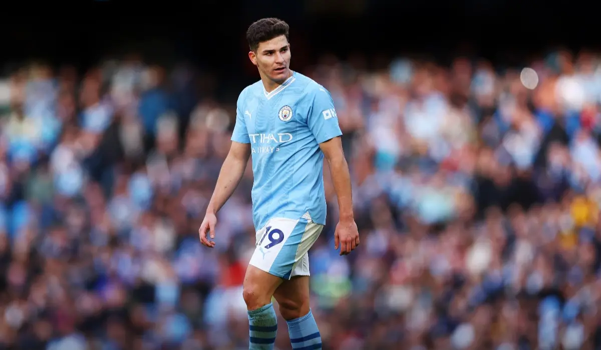 Manchester City 'chốt sổ' tương lai của Julian Alvarez