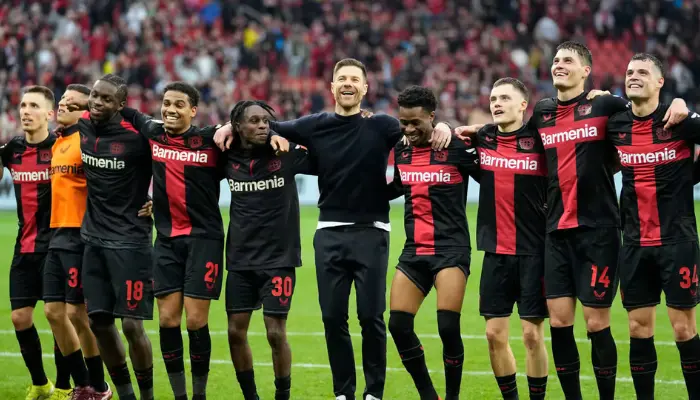 Leverkusen chuẩn bị nâng cao chức vô địch Bundesliga đầu tiên trong lịch sử