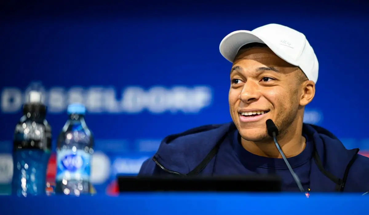 Mbappe vẫn luôn dành sự ngưỡng mộ đặc biệt cho Ronaldo.png