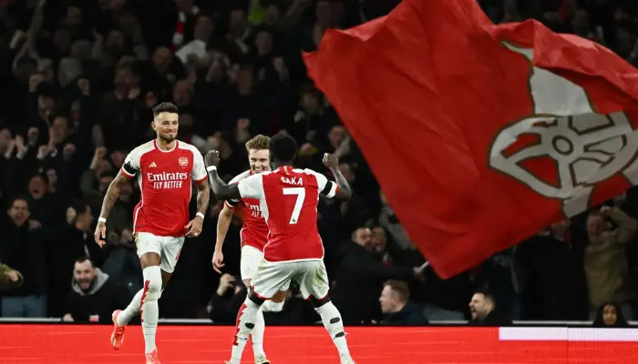 cầu thủ arsenal ăn mừng