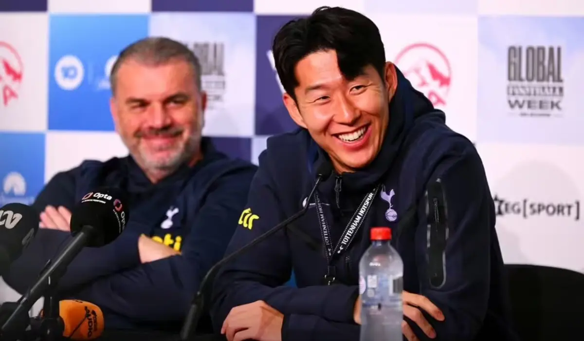 Son Heung-min và HLV Postecoglou trong buổi họp báo mới nhất.