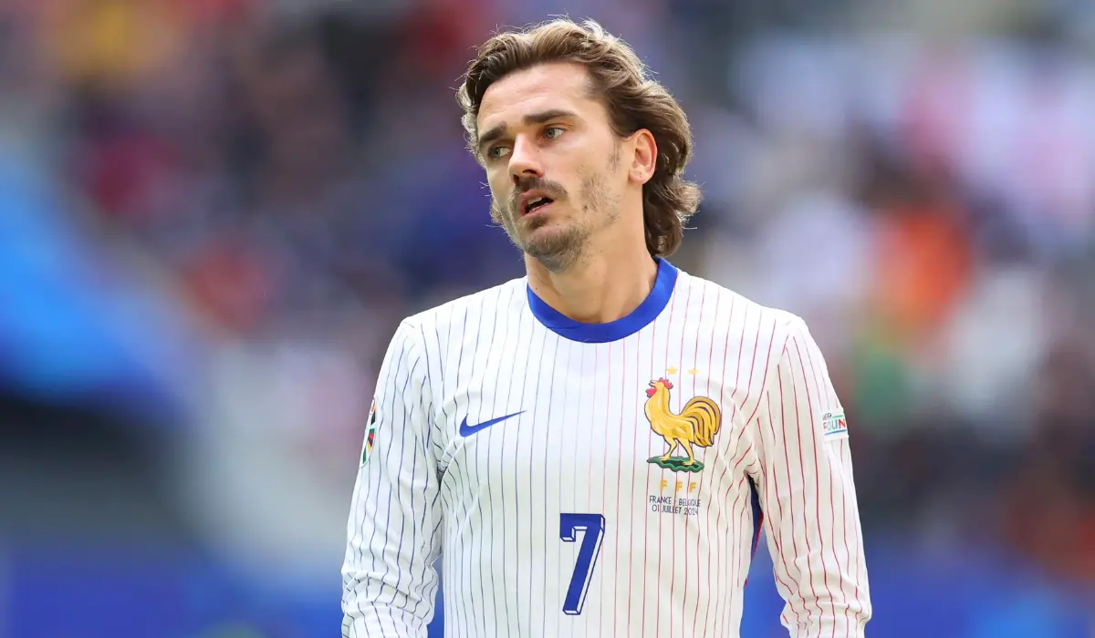 Griezmann buồn.