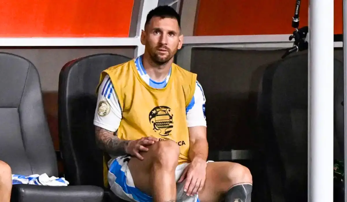 Messi chấn thương. 