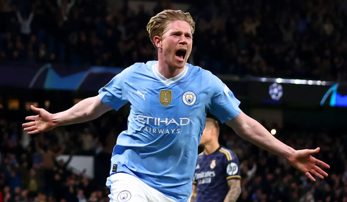 Kevin De Bruyne ăn mừng. 