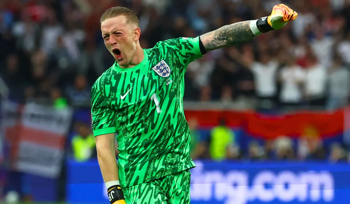 Jordan Pickford ăn mừng. 