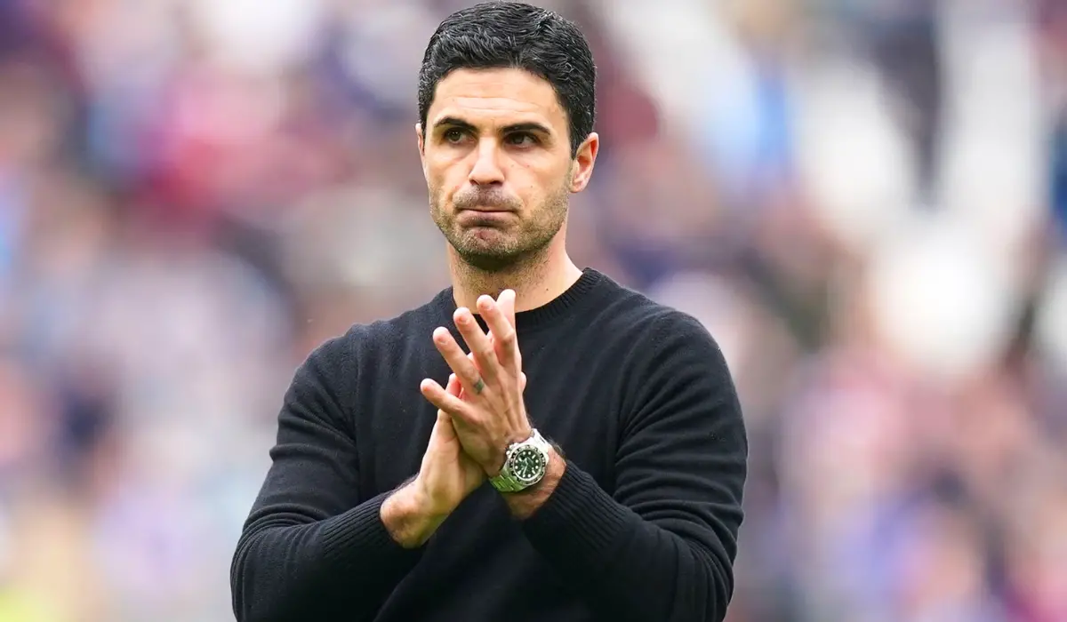         Mikel Arteta vỗ ay. 