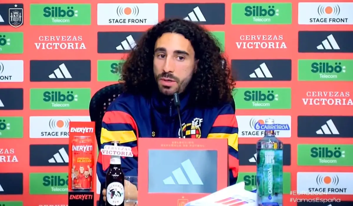 Hậu vệ Marc Cucurella phát biểu.