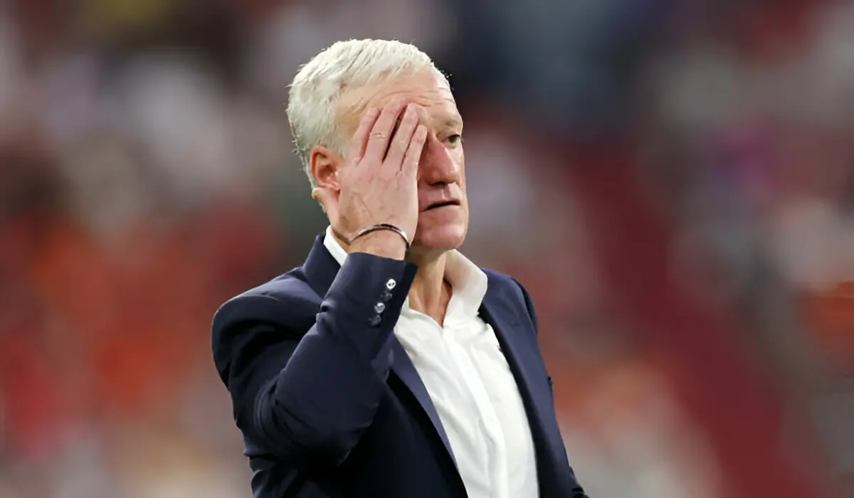 Didier Deschamps che mặt thất vọng.