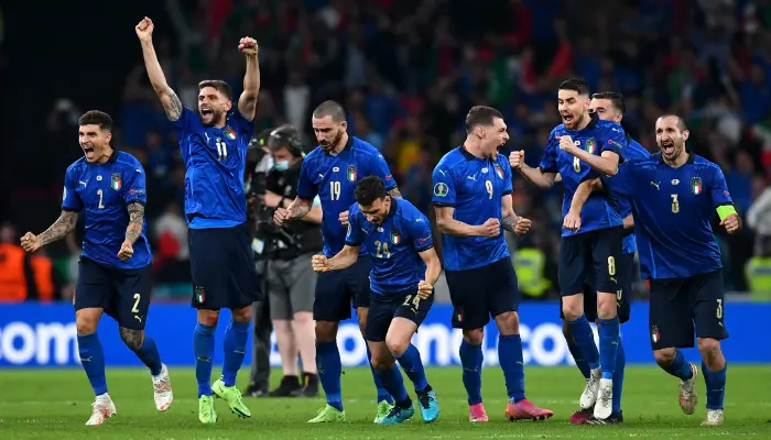 ĐT Italia đang là nhà vô địch châu Âu, sau khi đánh bại ĐT Anh tại Euro 2020