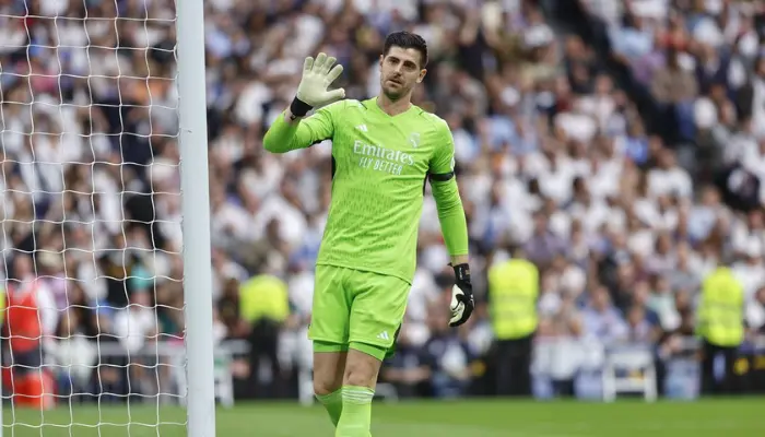 Thibaut Courtois ăn mừng