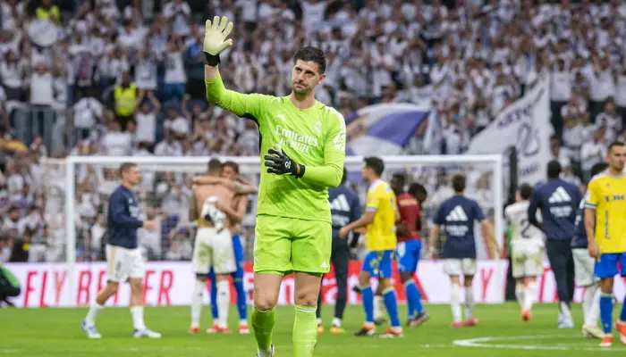 Thibaut Courtois ăn mừng