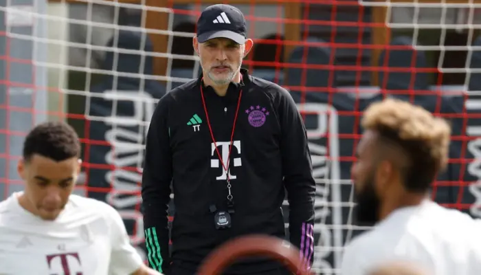 Thomas Tuchel nhìn các học trò