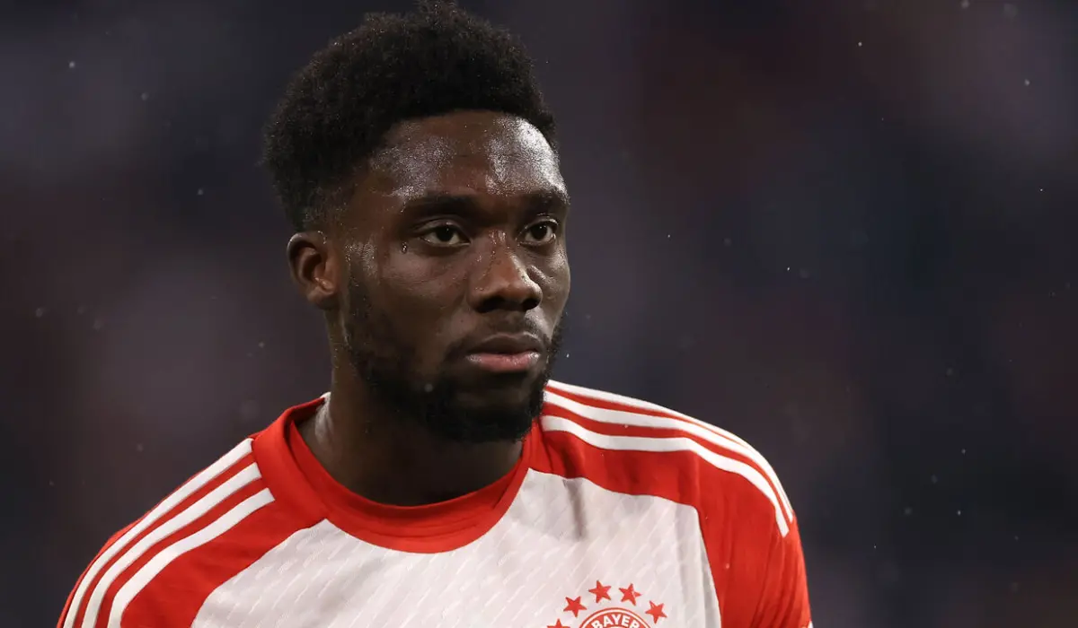 Đại diện Alphonso Davies chỉ trích tối hậu thư 'bất công' của Bayern Munich