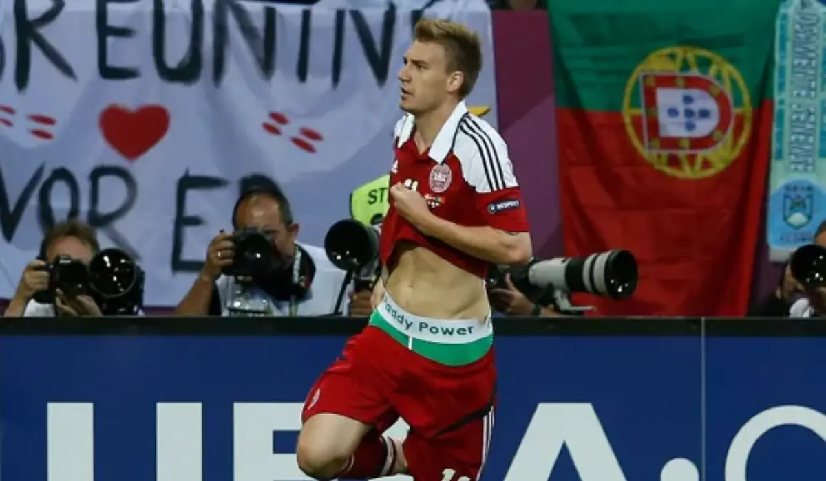 Nicklas Bendtner từng bị phạt vì quảng cáo trá hình tại Euro 2012.