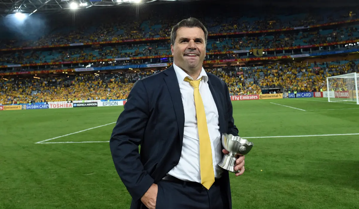 Postecoglou từng vô địch Asian Cup 2015 cùng ĐT Australia.