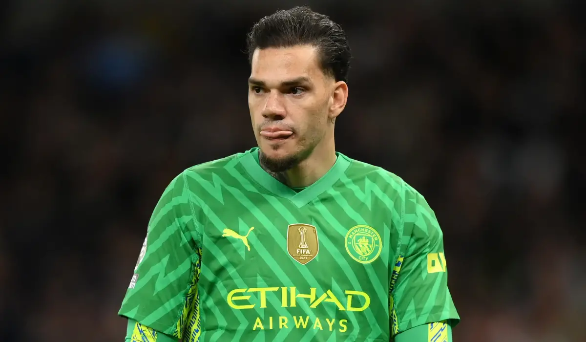 Tương lai của Ederson vẫn đang là một dấu chám hỏi.