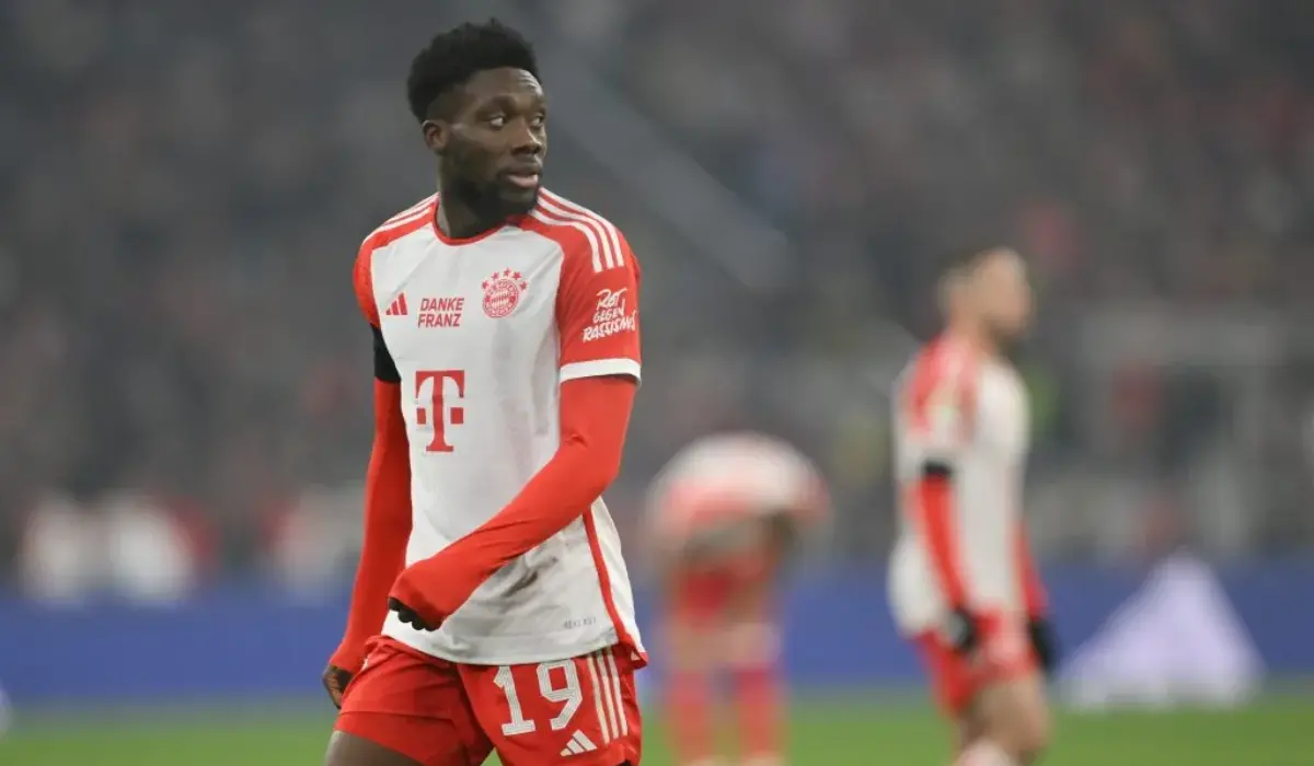 Tình hình của Alphonso Davies tại Bayern Munich đang trở nên căng thẳng.