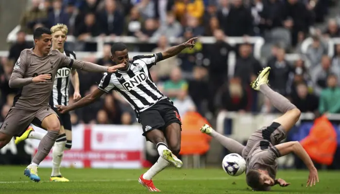 Tottenham nhận thất bại ê chề trước Newcastle