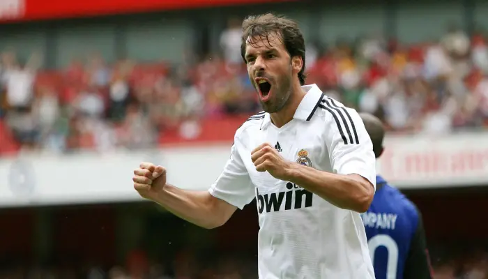 Van Nistelrooy từng có 4 năm khoác áo Real Madrid