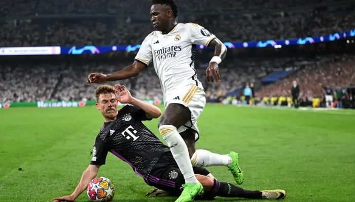 Vinicius liên tục làm khổ hàng phòng ngự của Bayern Munich