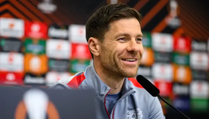 Xabi Alonso khẳng định sẽ ở lại Leverkusen