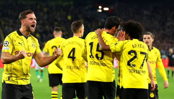 Adeyemi và các cầu thủ Dortmund