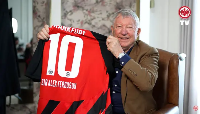 Alex Ferguson chính thức trở thành thành viên trọn đời của Eintracht Frankfurt.