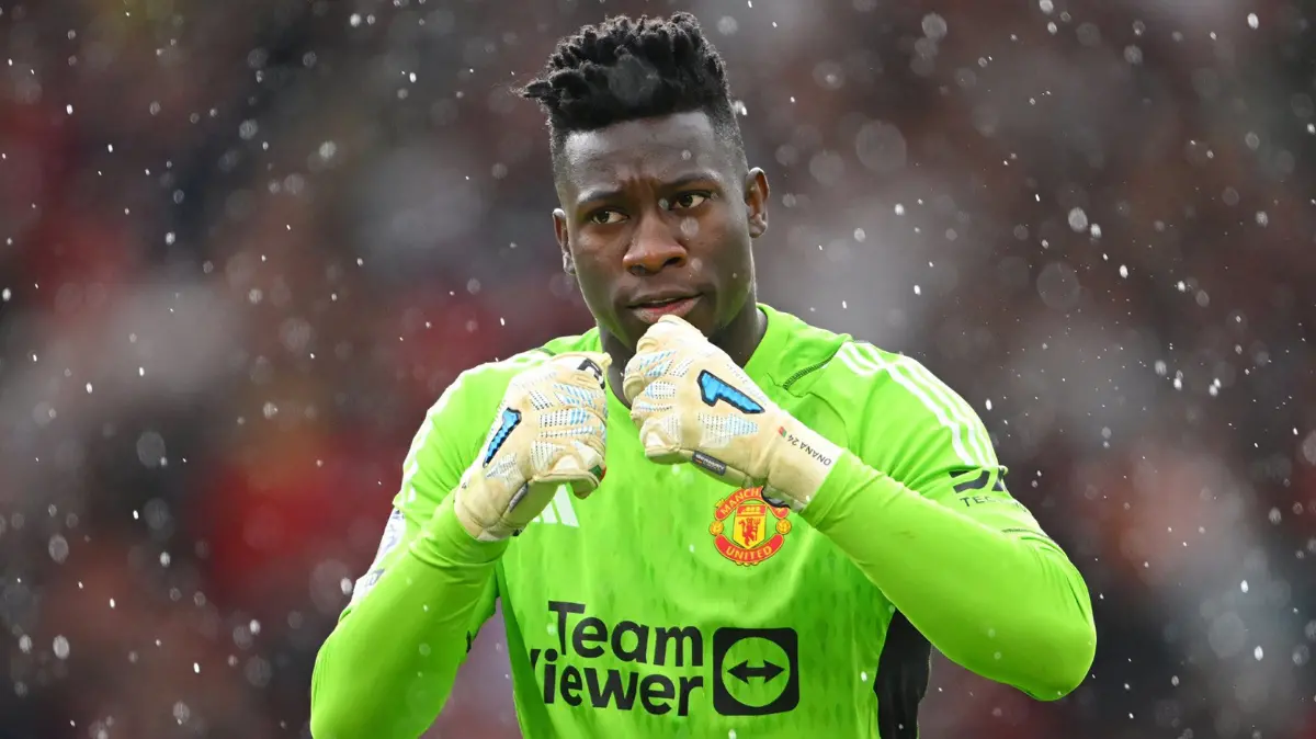 Andre Onana thi đấu cho Manchester United