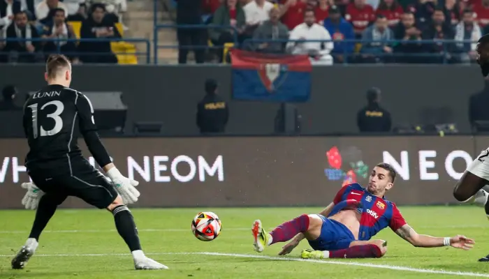 Andriy Lunin vs Barcelona