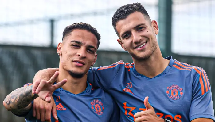 Antony thừa nhận Dalot là người đã giúp đỡ mình rất nhiều ở Man United.