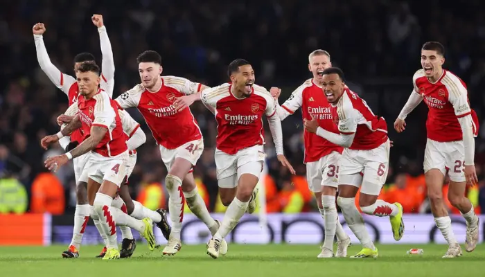 Arsenal lần đầu tiên tiến vào tứ kết Champions League sau 14 năm.