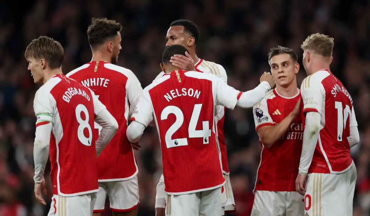 Arsenal muốn vô địch Premier League hay Champions League?