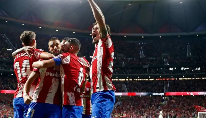 Cầu thủ Atletico Madrid ăn mừng