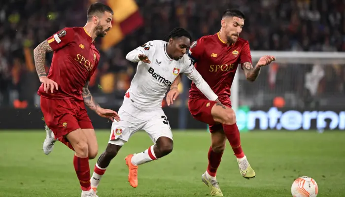 Roma sẽ chạm trán với Leverkusen ở bán kết Europa League.