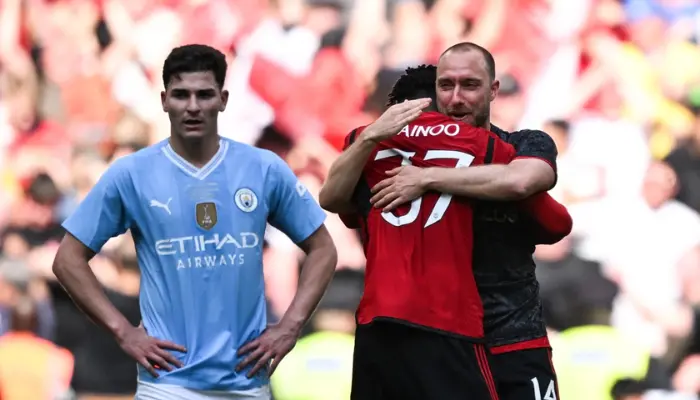 Man City nhận thất bại 1-2 trong trận chung kết FA Cup với Man Utd.