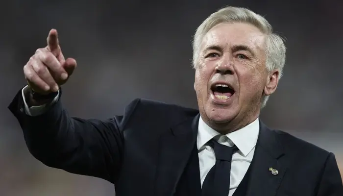 Ancelotti là HLV đầu tiên góp mặt ở 6  trận chung kết Champions League.