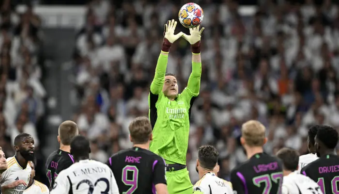 Với Lunin, hàng thủ Real Madrid đang trải qua1 mùa giải đầy ấn tượng/