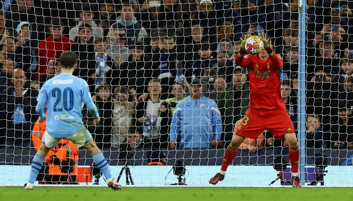 Lunin là 1 trong những ngôi sao sáng nhất của Real Madrid trong chiến thắng trước Man City.