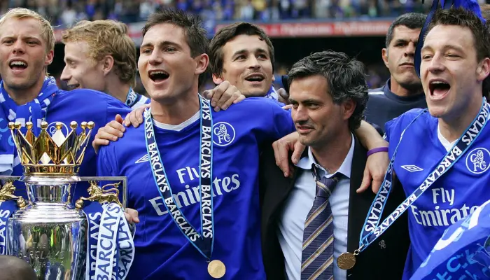 Mourinho giúp Chelsea vô địch Ngoại hạng Anh 2 lần liên tục.