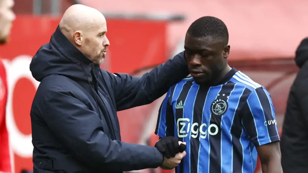 HLV Erik ten Hag bà Brian Brobbey