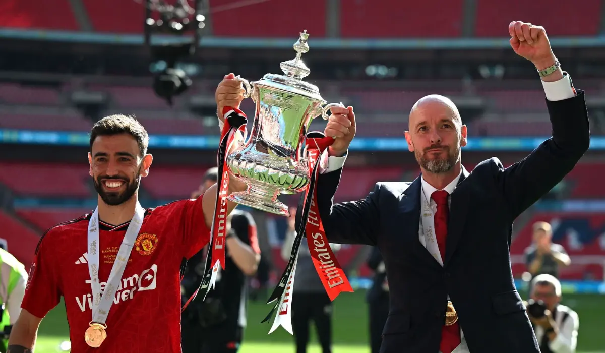 Bruno 'rưng rưng nước mắt' chia sẻ về Ten Hag sau khi MU vô địch FA Cup