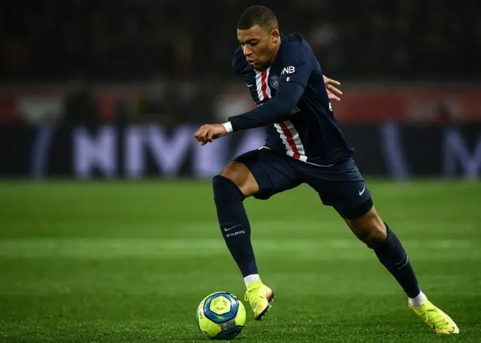 Kylian Mbappe cầu thủ chạy nhanh nhất thế giới là ai