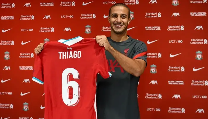 cầu thủ magn áo số 6 nổi tiếng thế giới Thiago Alcantara